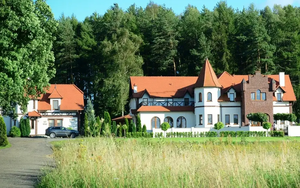 Kryształowy Dworek Zbychowo - idealne miejsce na Twoje wydarzenie