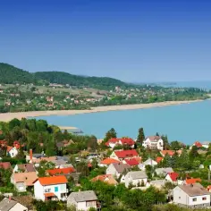 Ile kosztuje nocleg nad Balatonem? Ceny, opinie i najlepsze opcje.