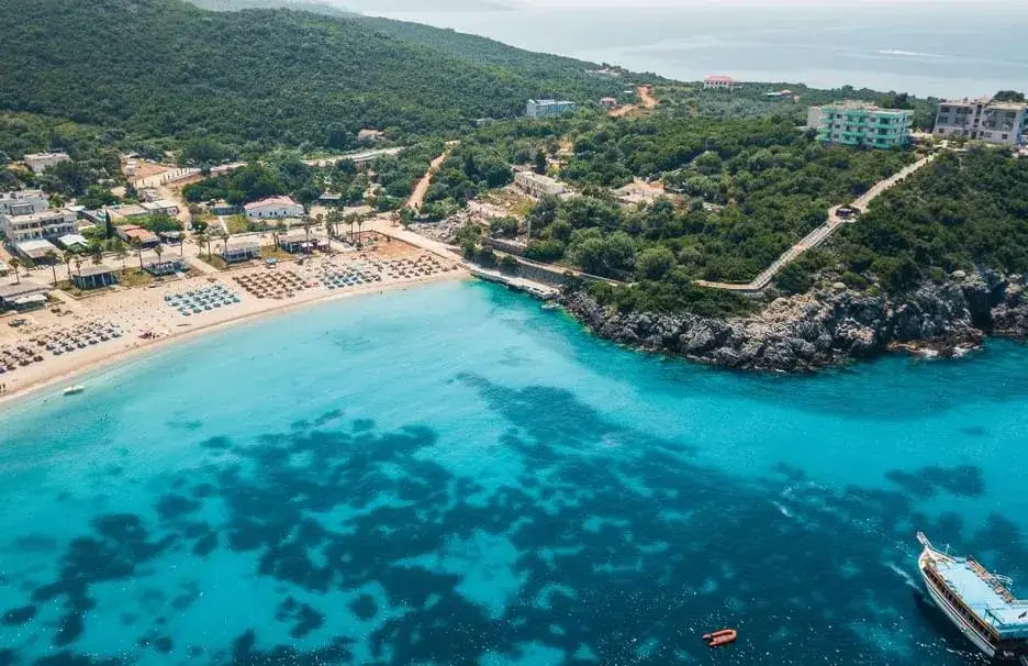 Zdjęcie  Odkryj najpiękniejsze plaże Albanii - 10 wyjątkowych miejsc na wymarzone wakacje