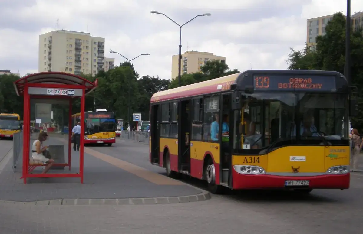 Zdjęcie Rozkład jazdy Warszawa 139 - Sprawdź godziny i przystanki już teraz