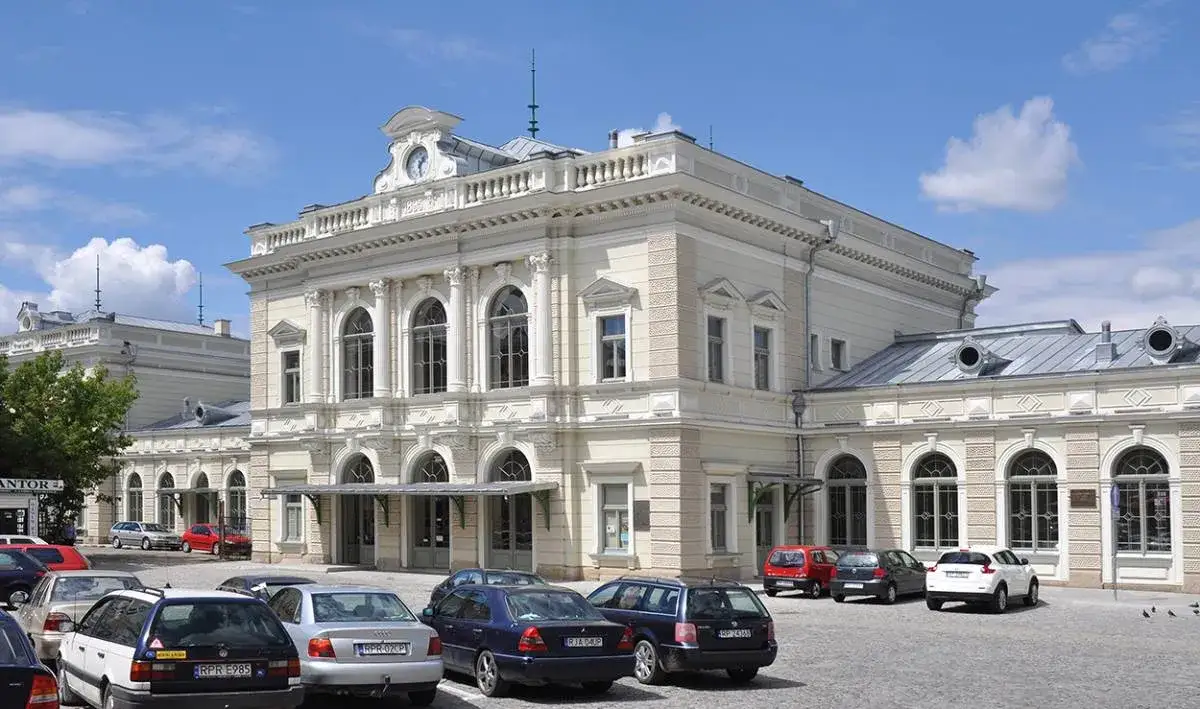 Zdjęcie Pkp rozkład jazdy pociągów Przemyśl – uniknij spóźnienia na podróż