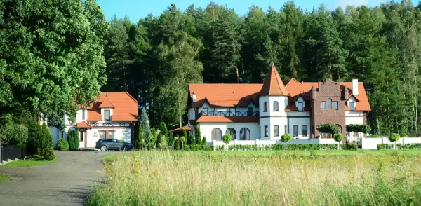 Kryształowy Dworek Zbychowo - idealne miejsce na Twoje wydarzenie
